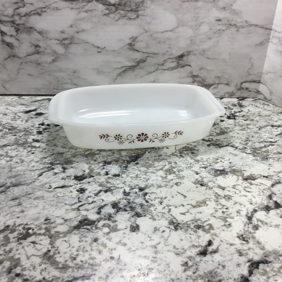Vintage Dynaware Pyr-o-rey Casserole Dish - Picture 4 of 11